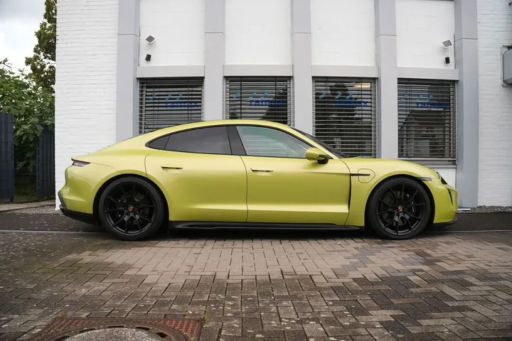 Porsche Taycan
