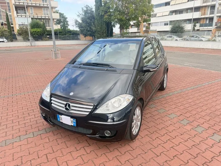 Mercedes-Benz A 200