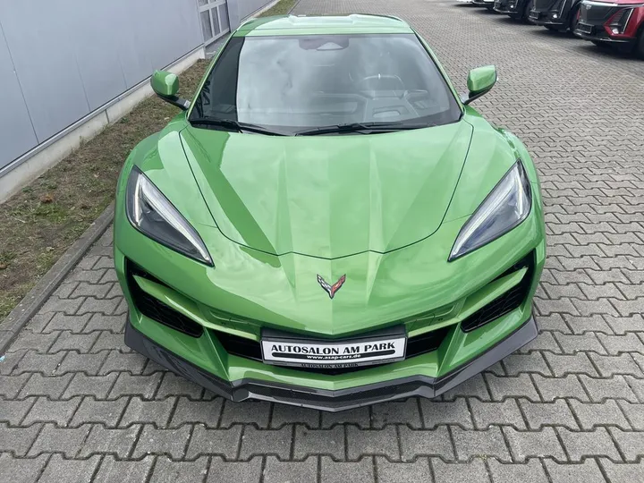 Corvette C8