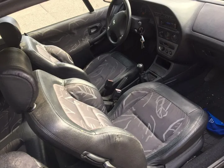 Peugeot 306