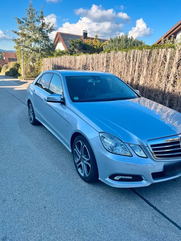 Mercedes-Benz E 220