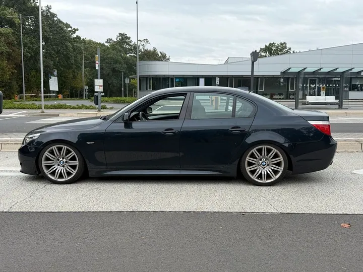 BMW 525