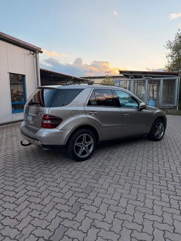 Mercedes-Benz ML 320