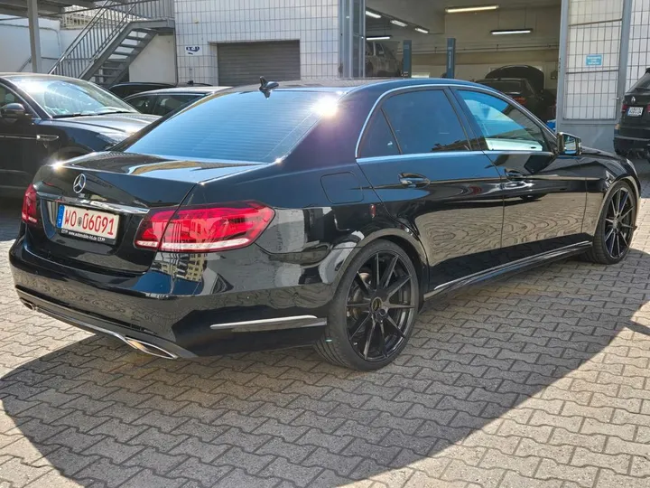 Mercedes-Benz E 200