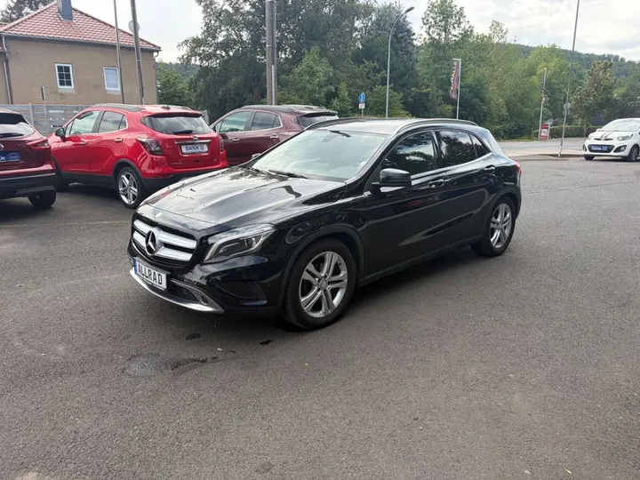 Mercedes-Benz GLA 220