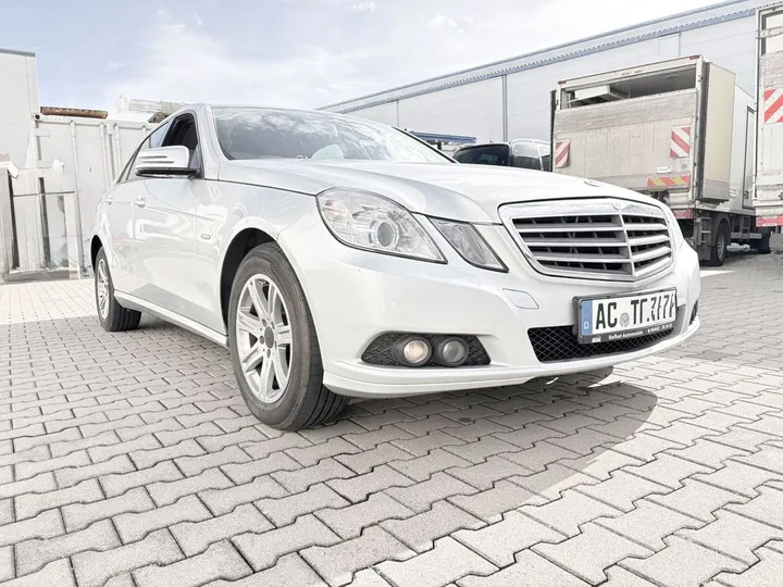 Mercedes-Benz E 200