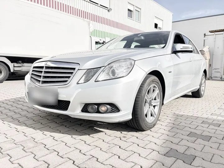 Mercedes-Benz E 200