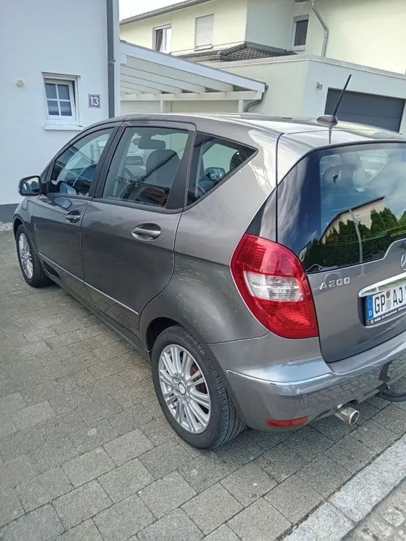 Mercedes-Benz A 200