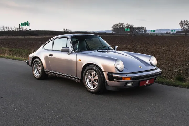 Porsche 930