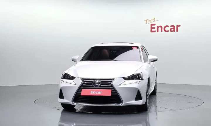 Lexus IS