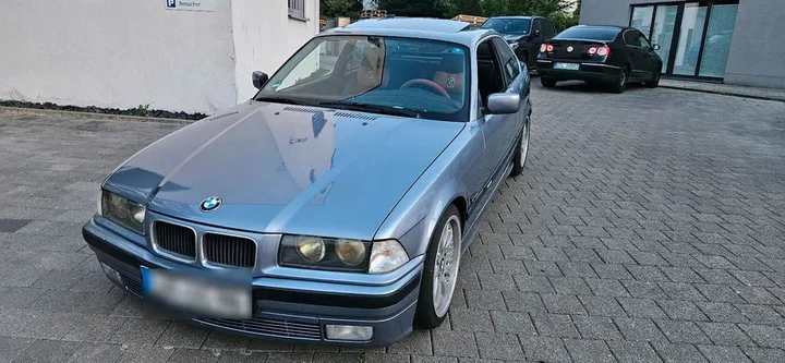 BMW 320