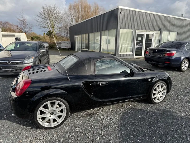 Toyota MR 2