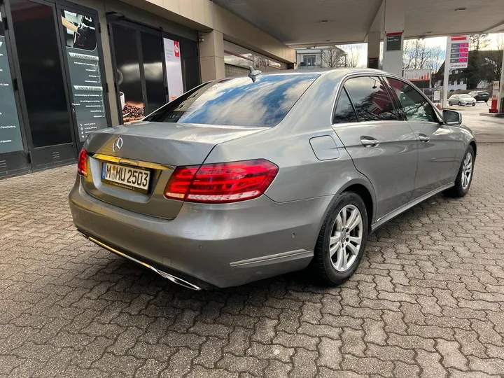 Mercedes-Benz E 200