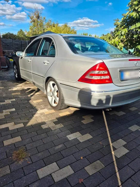 Mercedes-Benz C 180