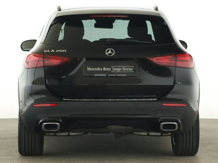 Mercedes-Benz GLA 200