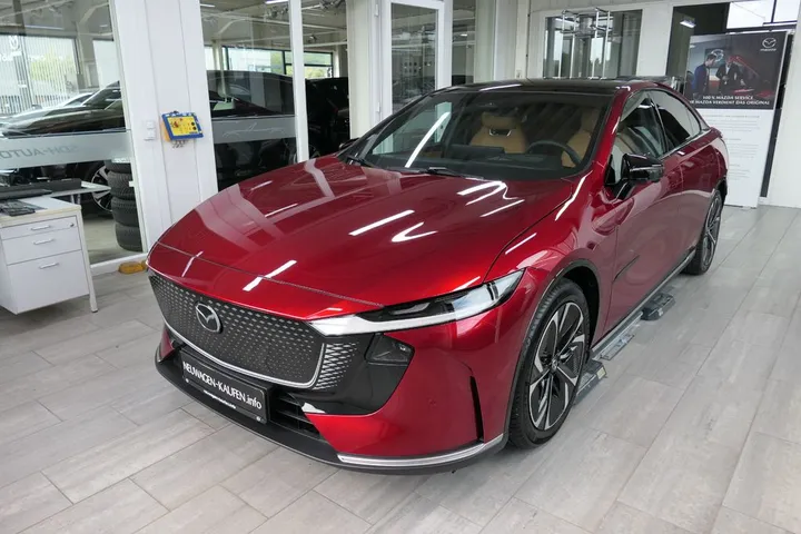 Mazda 6e