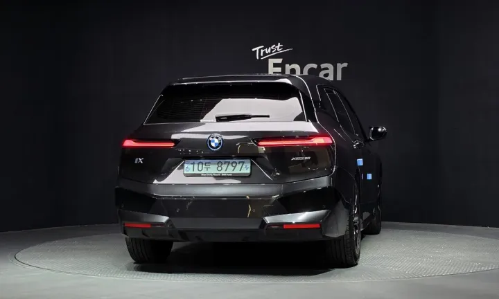 BMW iX