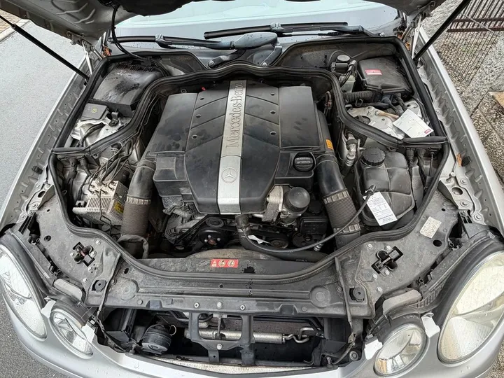 Mercedes-Benz E 240