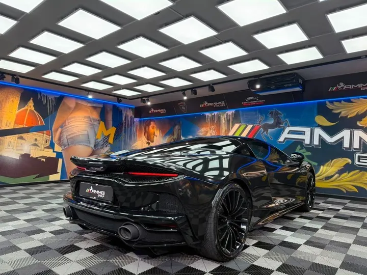 McLaren GT