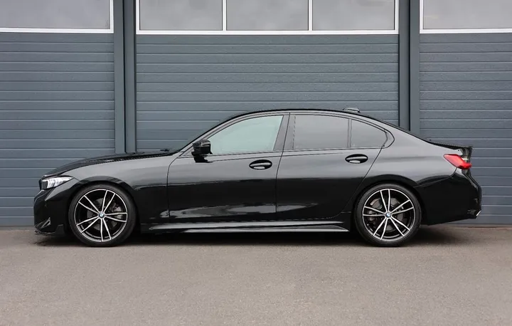 BMW 330