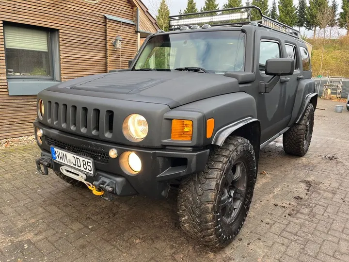Hummer H3