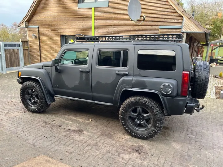 Hummer H3