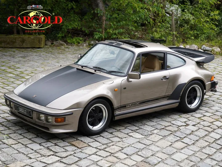Porsche 930
