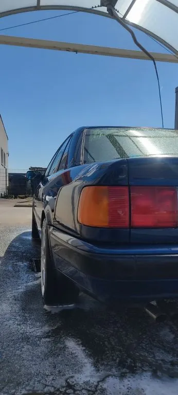 Audi 100