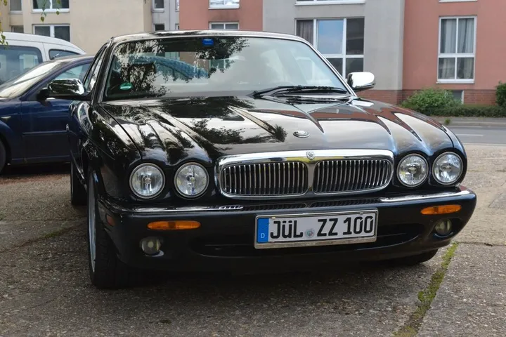 Jaguar XJ8