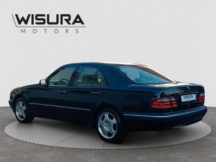 Mercedes-Benz E 430
