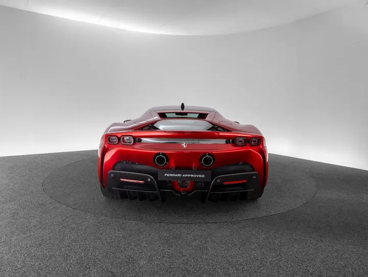 Ferrari SF90