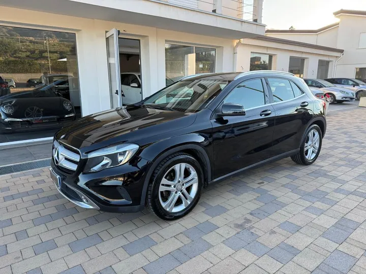 Mercedes-Benz GLA 180