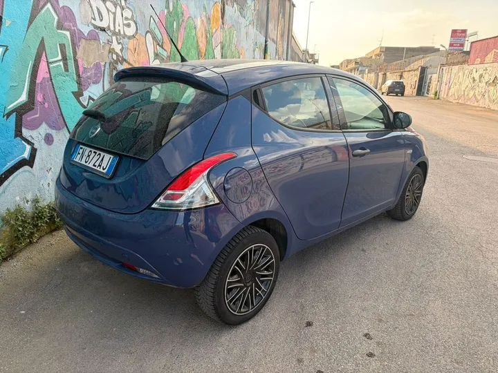 Lancia Ypsilon