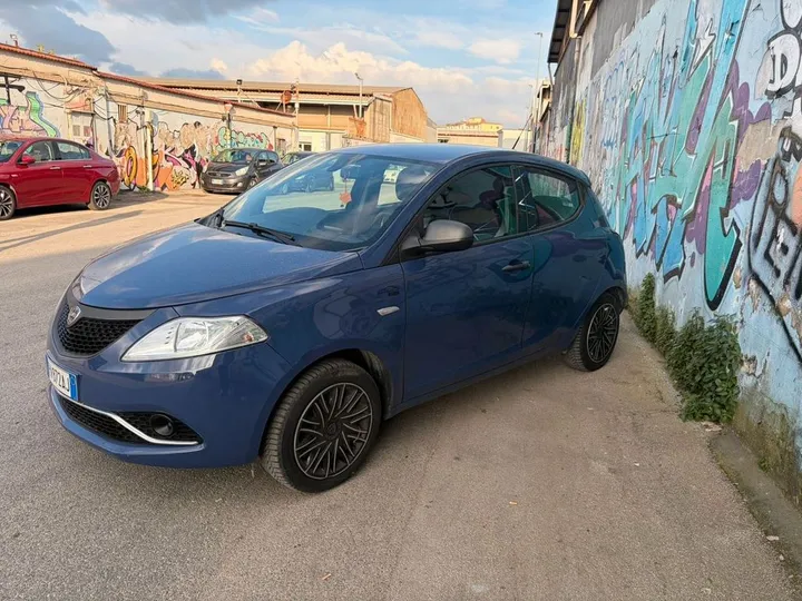 Lancia Ypsilon