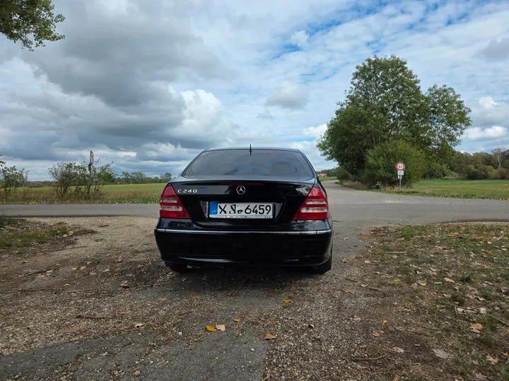 Mercedes-Benz C 240