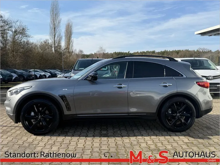 Infiniti QX70