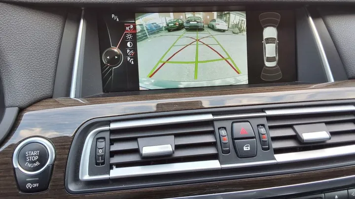 BMW 730