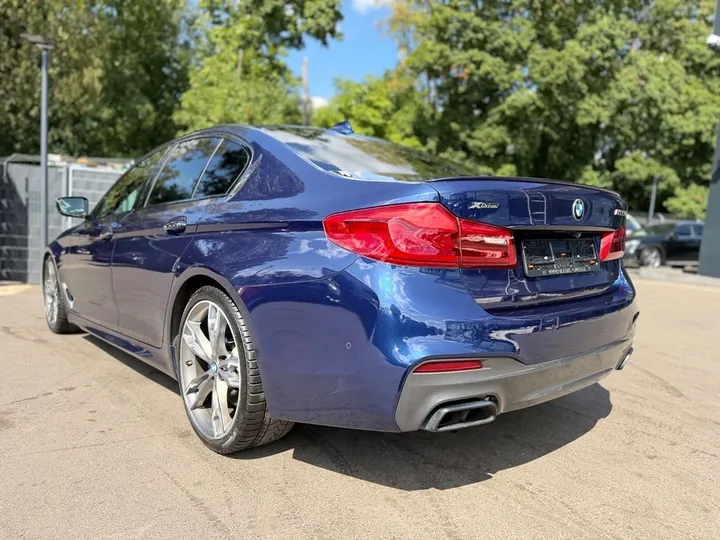 BMW M550