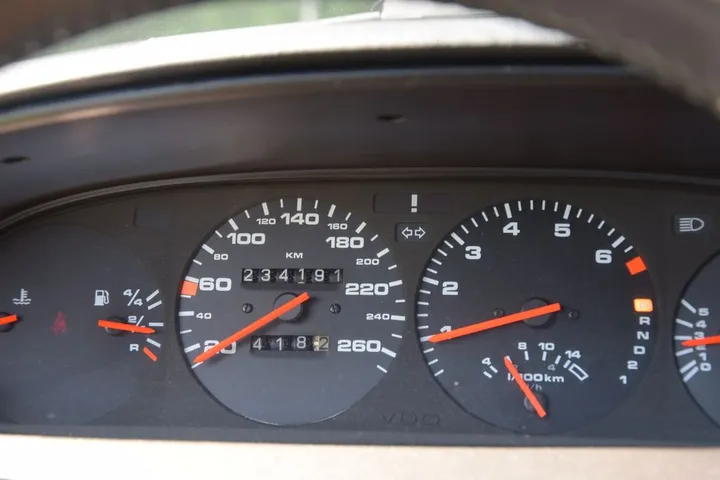 Porsche 944