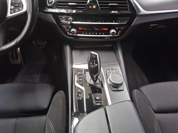 BMW 545