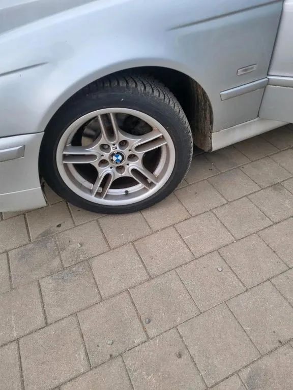 BMW 525