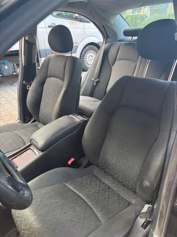 Mercedes-Benz C 240