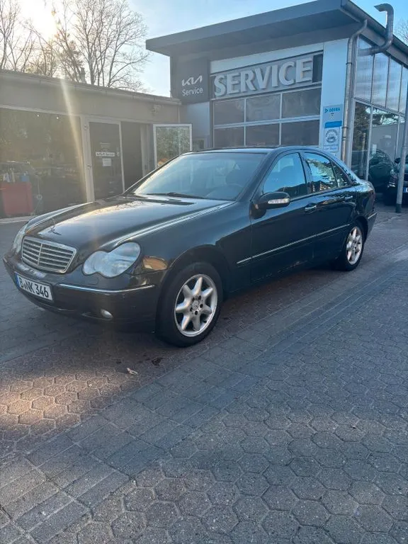 Mercedes-Benz C 240