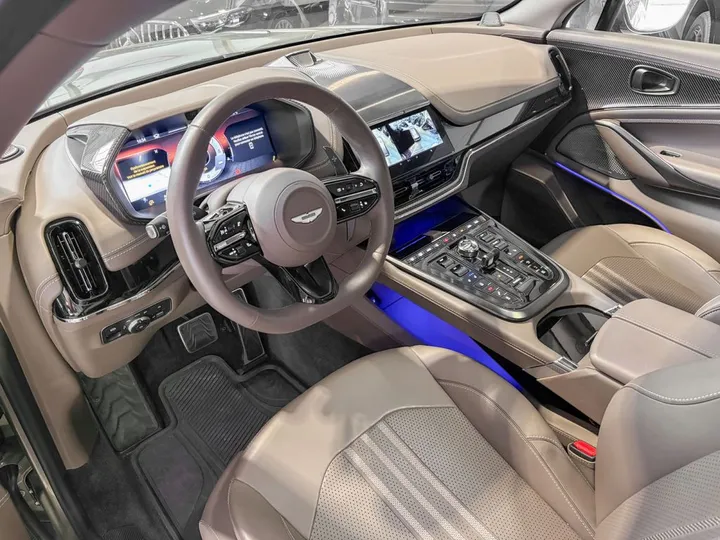 Aston Martin DBX