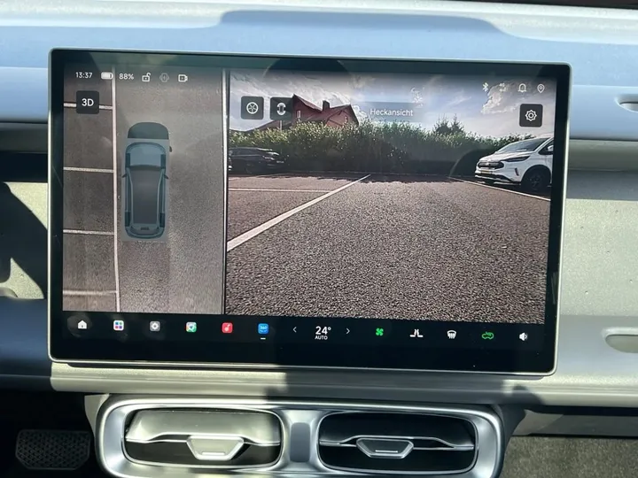 Leapmotor B10