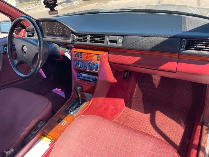 Mercedes-Benz 300