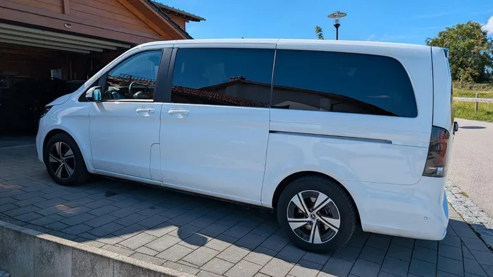 Mercedes-Benz V 220
