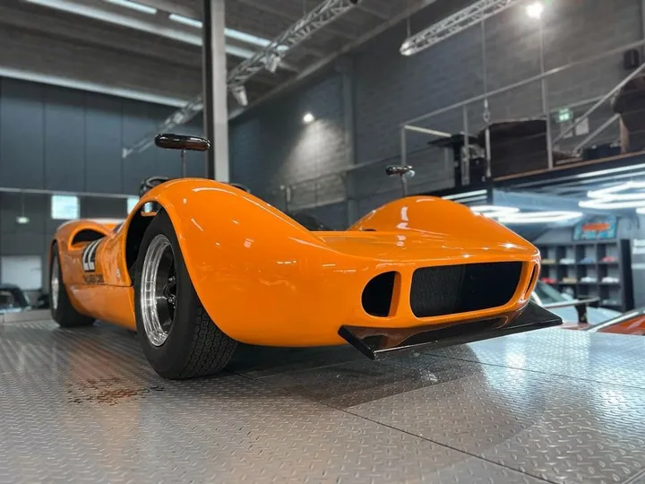 McLaren Elva