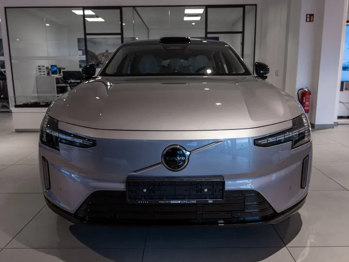 Volvo ES90