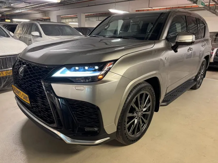 Lexus LX 600